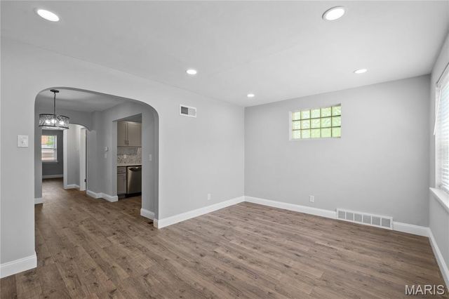 5203 SCHOLLMEYER, St Louis, MO 63109