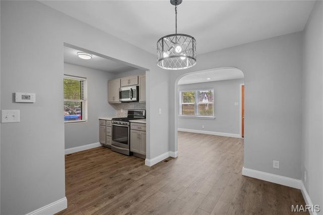 5203 SCHOLLMEYER, St Louis, MO 63109