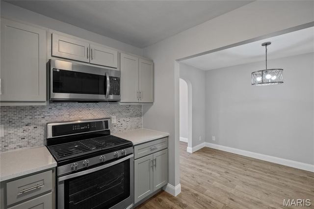 5203 SCHOLLMEYER, St Louis, MO 63109
