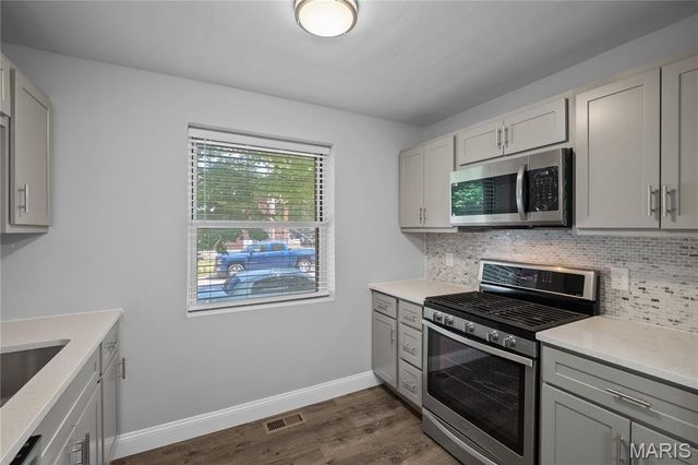 5203 SCHOLLMEYER, St Louis, MO 63109