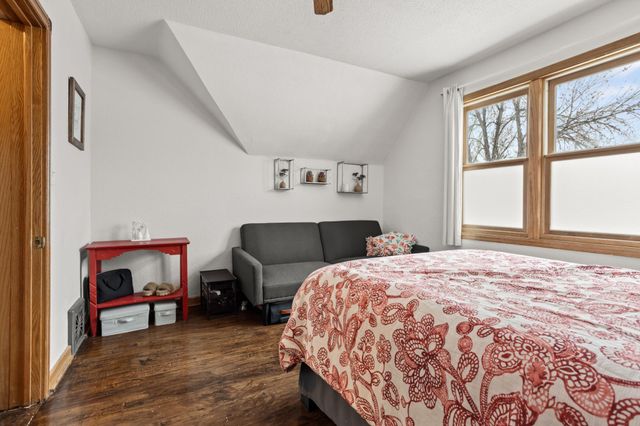 524 Cherry Street, Grand Forks, ND 58201