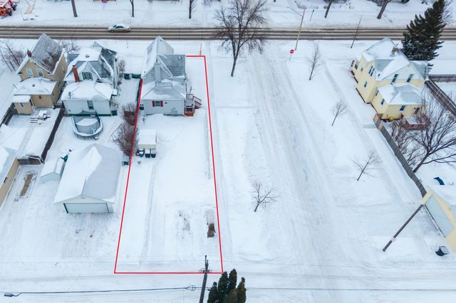 524 Cherry Street, Grand Forks, ND 58201