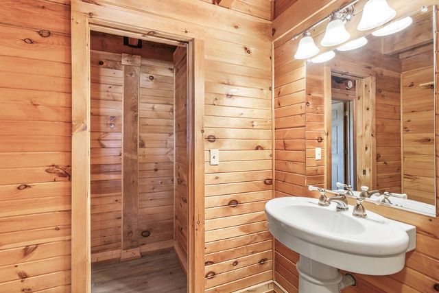 350 Hillview RD, Dale, TX 78616