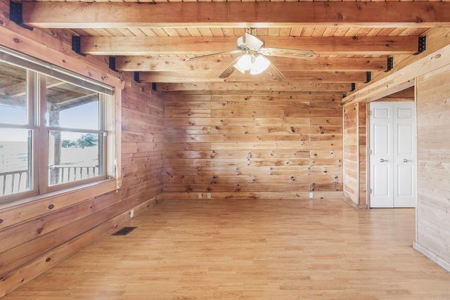 350 Hillview RD, Dale, TX 78616