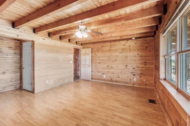 350 Hillview RD, Dale, TX 78616