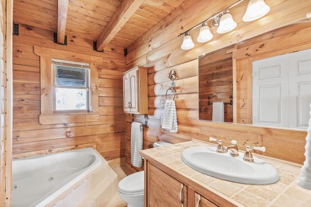 350 Hillview RD, Dale, TX 78616