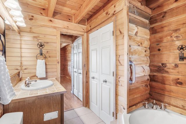 350 Hillview RD, Dale, TX 78616