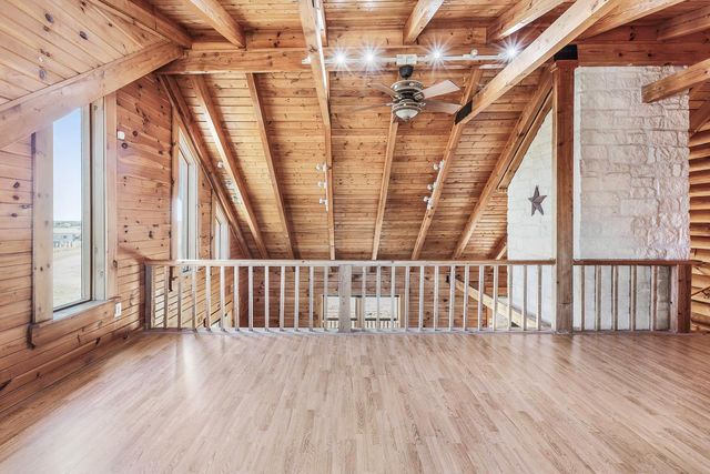 350 Hillview RD, Dale, TX 78616