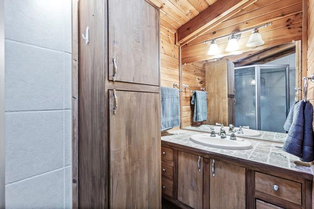 350 Hillview RD, Dale, TX 78616