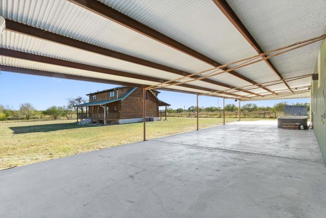350 Hillview RD, Dale, TX 78616