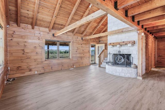 350 Hillview RD, Dale, TX 78616