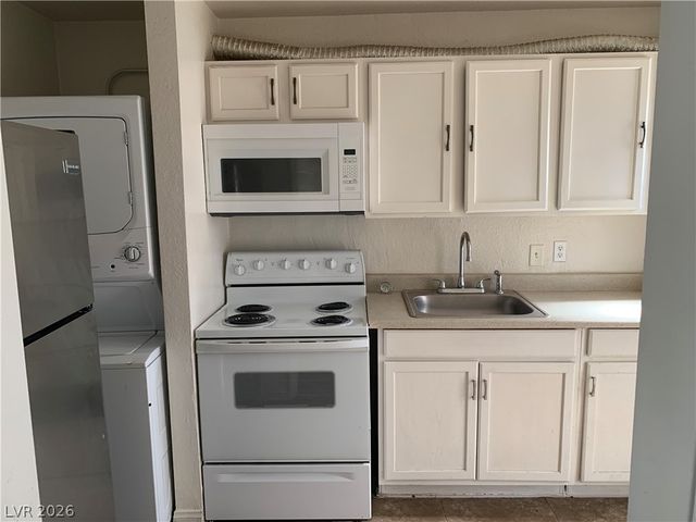 624 North 11th Street, Las Vegas, NV 89101
