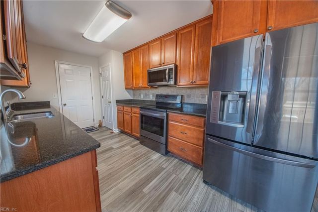 230 Chick Cove DR, Hardyville, VA 23070