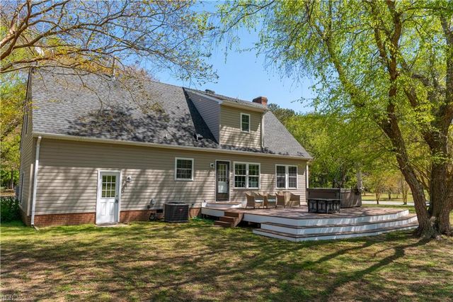 230 Chick Cove DR, Hardyville, VA 23070