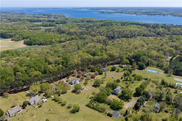 230 Chick Cove DR, Hardyville, VA 23070