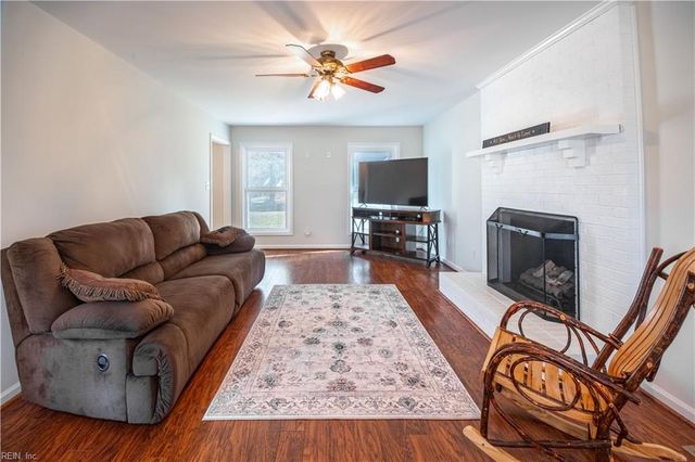 230 Chick Cove DR, Hardyville, VA 23070