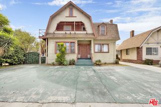 1166 W 39th Place, Los Angeles, CA 90037
