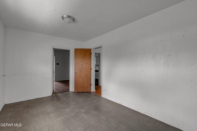 261 S MARYLAND Street, El Paso, TX 79905