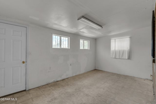 261 S MARYLAND Street, El Paso, TX 79905
