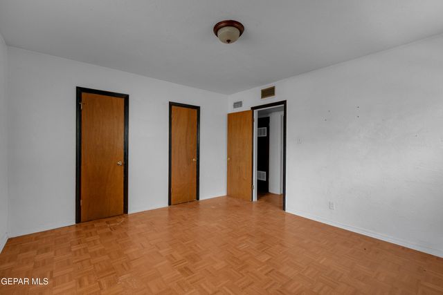 261 S MARYLAND Street, El Paso, TX 79905
