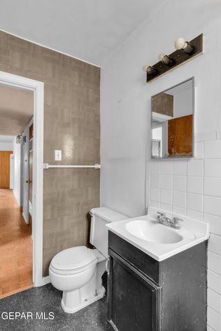 261 S MARYLAND Street, El Paso, TX 79905