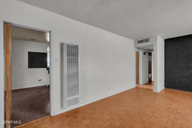 261 S MARYLAND Street, El Paso, TX 79905