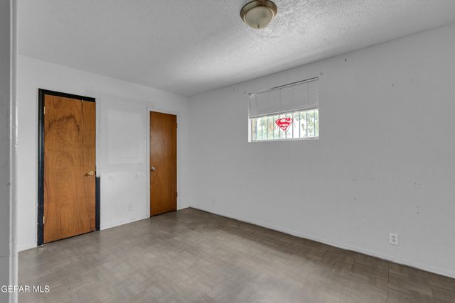 261 S MARYLAND Street, El Paso, TX 79905