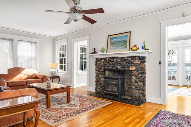 8 Rushton Drive, Cranston, RI 02905