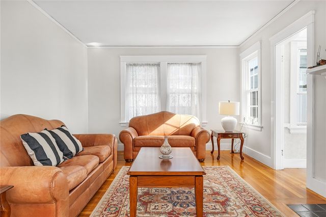 8 Rushton Drive, Cranston, RI 02905