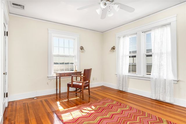 8 Rushton Drive, Cranston, RI 02905