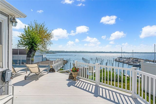 8 Rushton Drive, Cranston, RI 02905
