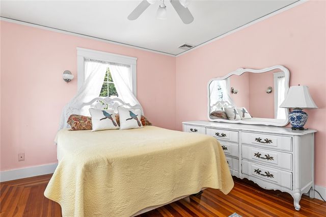 8 Rushton Drive, Cranston, RI 02905