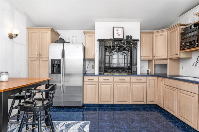 8 Rushton Drive, Cranston, RI 02905