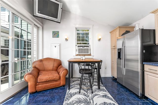 8 Rushton Drive, Cranston, RI 02905