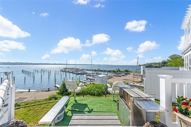 8 Rushton Drive, Cranston, RI 02905
