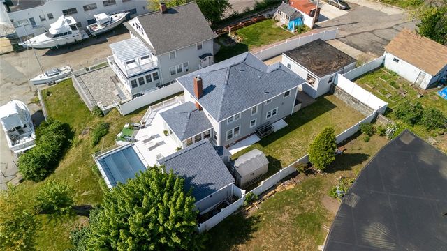 8 Rushton Drive, Cranston, RI 02905