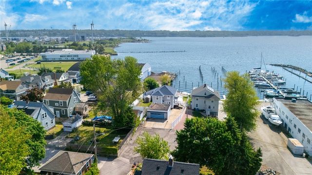 8 Rushton Drive, Cranston, RI 02905