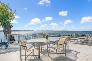 8 Rushton Drive, Cranston, RI 02905