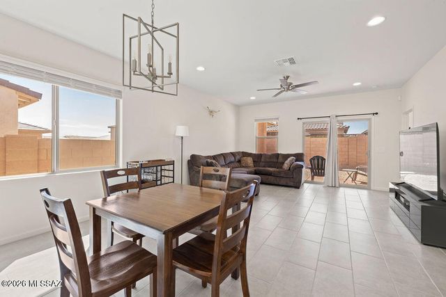 951 W Calle Las Varitas, Sahuarita, AZ 85629