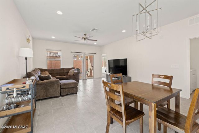 951 W Calle Las Varitas, Sahuarita, AZ 85629