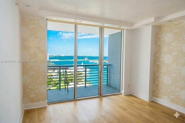 325 S Biscayne Blvd 3314, Miami, FL 33131
