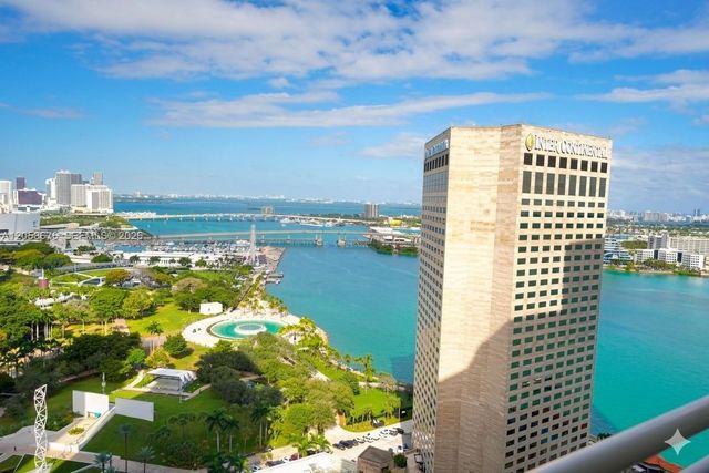 325 S Biscayne Blvd 3314, Miami, FL 33131