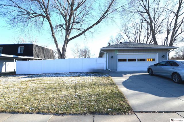 3748 N 44th Street, Lincoln, NE 68504