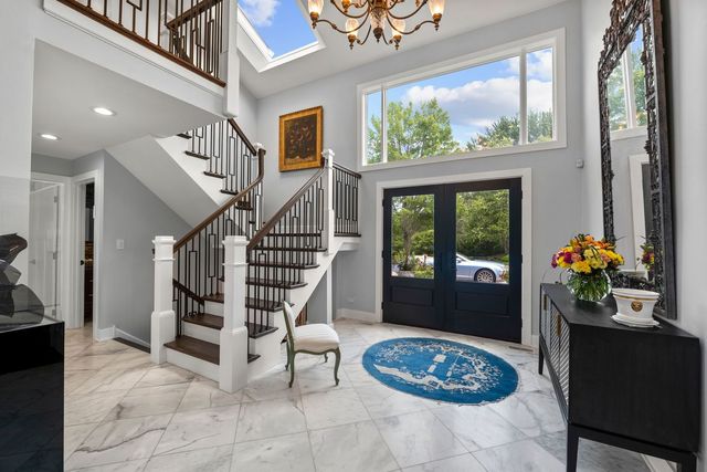 620 W Old Elm Road, Lake Forest, IL 60045