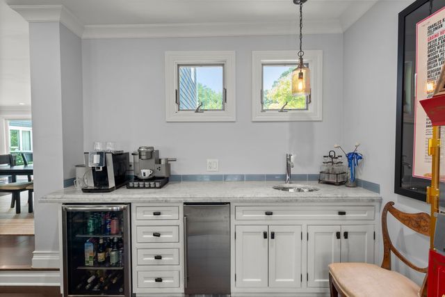 620 W Old Elm Road, Lake Forest, IL 60045