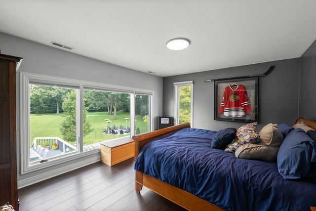 620 W Old Elm Road, Lake Forest, IL 60045