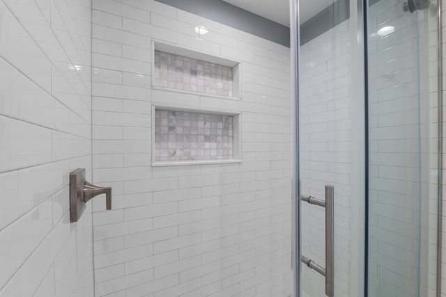 620 W Old Elm Road, Lake Forest, IL 60045