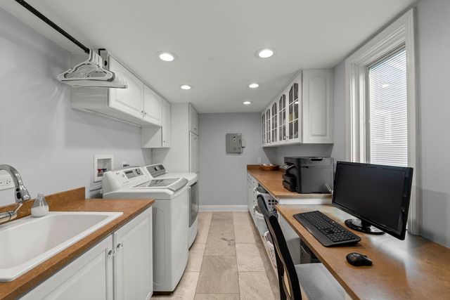 620 W Old Elm Road, Lake Forest, IL 60045