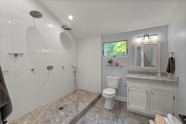 620 W Old Elm Road, Lake Forest, IL 60045