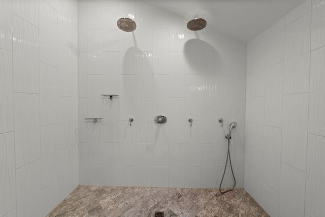 620 W Old Elm Road, Lake Forest, IL 60045